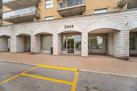 Photo 2 at 313 - 2504 Rutherford Road, Maple, Vaughan