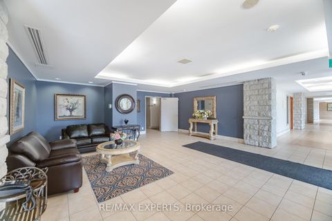 Photo 5 at 313 - 2504 Rutherford Road, Maple, Vaughan