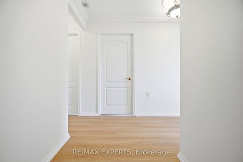 Photo 9 at 313 - 2504 Rutherford Road, Maple, Vaughan