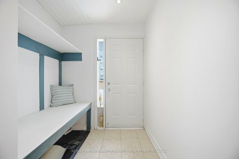 Photo 3 at 111 Milestone Crescent, Aurora Village, Aurora