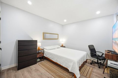 Photo 26 at 111 Milestone Crescent, Aurora Village, Aurora