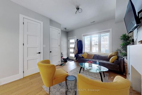 Photo 5 at 223 Manning Avenue, Bellwoods, Toronto