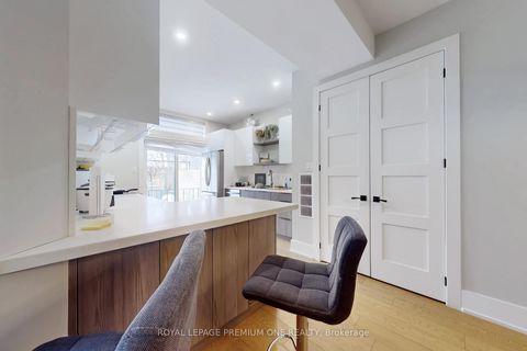 Photo 8 at 223 Manning Avenue, Bellwoods, Toronto