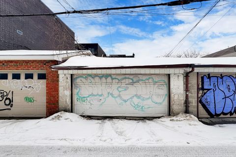 Photo 46 at 223 Manning Avenue, Bellwoods, Toronto