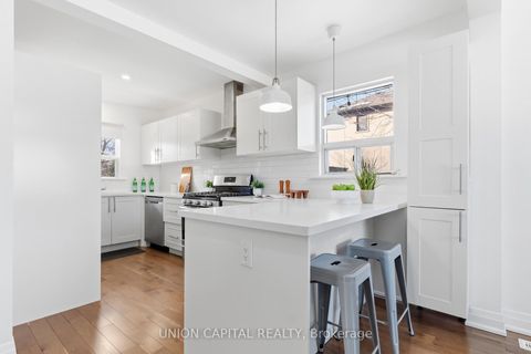 Photo 8 at 22 Chappel Hill Road, CFB, Toronto