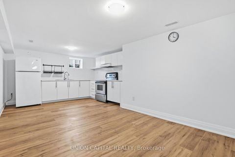 Photo 17 at 22 Chappel Hill Road, CFB, Toronto