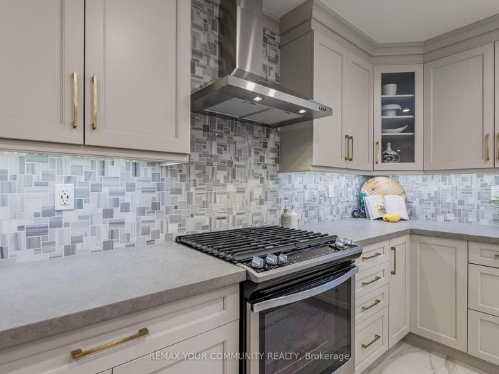 Photo 14 at 130 Spruce Avenue, South Richvale, Richmond Hill