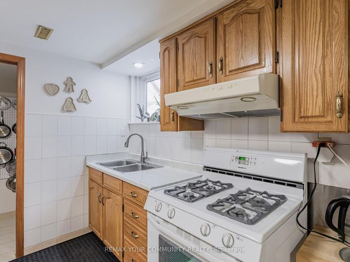 Photo 34 at 130 Spruce Avenue, South Richvale, Richmond Hill