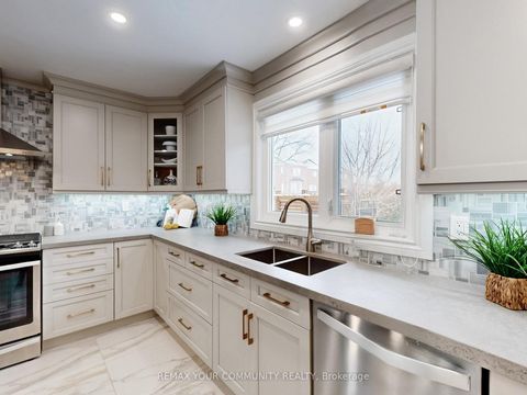 Photo 13 at 130 Spruce Avenue, South Richvale, Richmond Hill