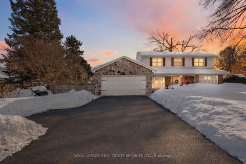 Photo 1 at 2 Cherry Post Crescent, Markland Wood, Toronto