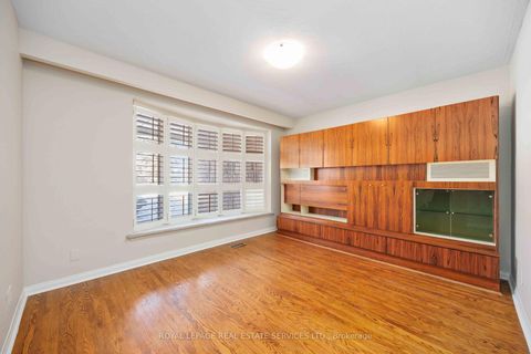 Photo 10 at 2 Cherry Post Crescent, Markland Wood, Toronto