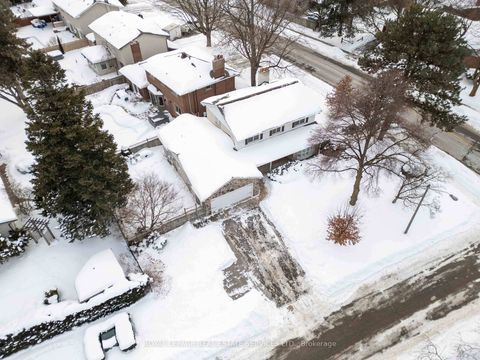 Photo 39 at 2 Cherry Post Crescent, Markland Wood, Toronto