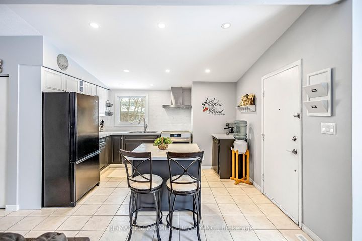 Photo 5 at 5 Carrington Court, Bruleville, Hamilton