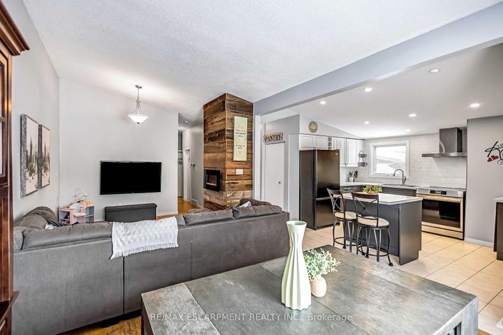 Photo 12 at 5 Carrington Court, Bruleville, Hamilton