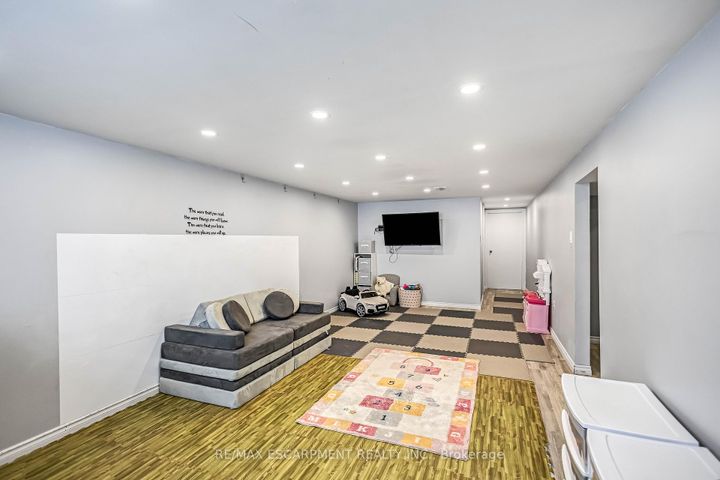 Photo 25 at 5 Carrington Court, Bruleville, Hamilton