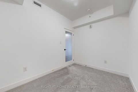 Photo 16 at #208 - 4 Spice Way, Rural Barrie Southeast, Barrie