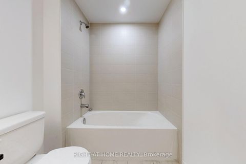 Photo 18 at #208 - 4 Spice Way, Rural Barrie Southeast, Barrie