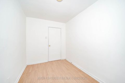 Photo 8 at 4 Pender Crescent, Sullivan, Toronto