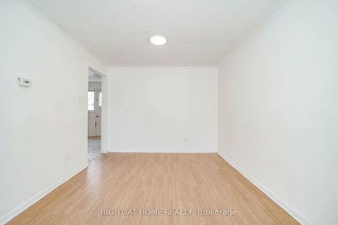 Photo 24 at 4 Pender Crescent, Sullivan, Toronto