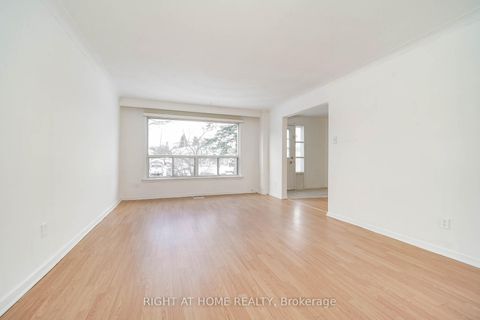 Photo 26 at 4 Pender Crescent, Sullivan, Toronto