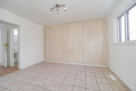 Photo 31 at 4 Pender Crescent, Sullivan, Toronto