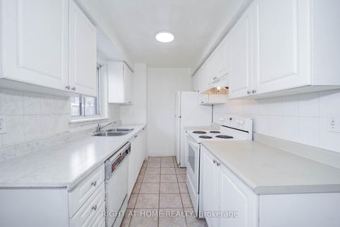 Photo 32 at 4 Pender Crescent, Sullivan, Toronto