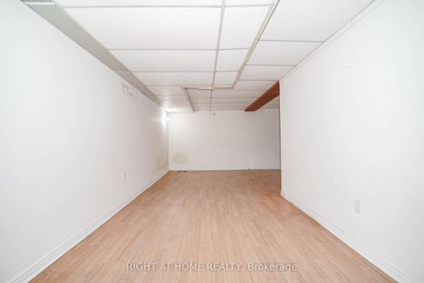 Photo 39 at 4 Pender Crescent, Sullivan, Toronto