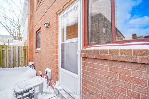 Photo 43 at 4 Pender Crescent, Sullivan, Toronto