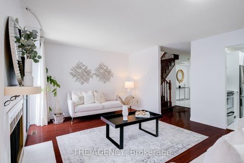 Photo 7 at 142 Greenbrae Circuit, Woburn, Toronto