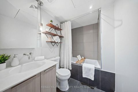 Photo 11 at 1307 - 95 Bathurst Street, Waterfront Communities C1, Toronto