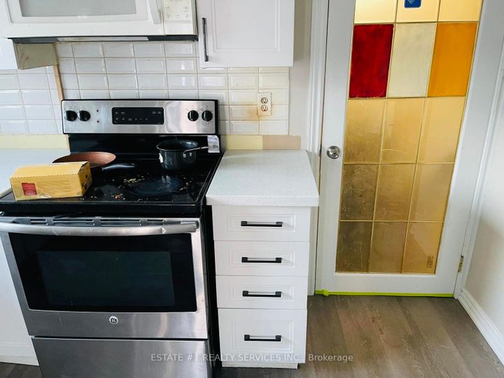 Photo 3 at 116 Addington Crescent, Avondale, Brampton