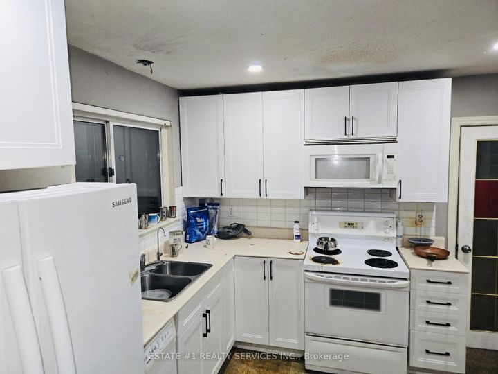 Photo 7 at 116 Addington Crescent, Avondale, Brampton