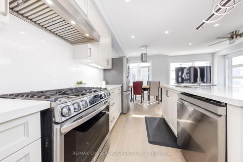 Photo 10 at 15 PERCY RYE Avenue, Angus Glen, Markham