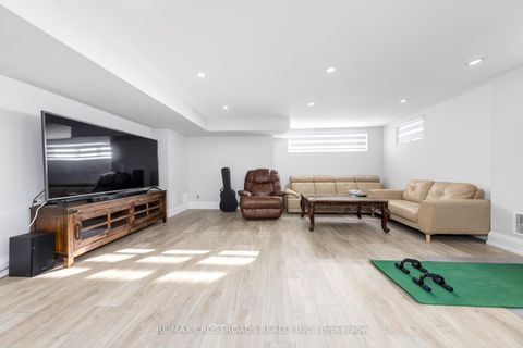 Photo 36 at 15 PERCY RYE Avenue, Angus Glen, Markham