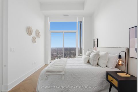 Photo 7 at PH1 - 11 Yorkville Avenue, Annex, Toronto