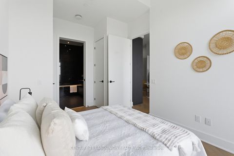 Photo 8 at PH1 - 11 Yorkville Avenue, Annex, Toronto