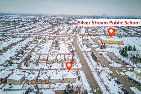 Photo 3 at 39 Bayfield Drive, Rouge Woods, Richmond Hill