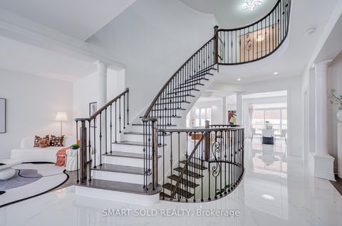 Photo 7 at 39 Bayfield Drive, Rouge Woods, Richmond Hill