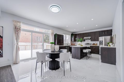 Photo 16 at 39 Bayfield Drive, Rouge Woods, Richmond Hill