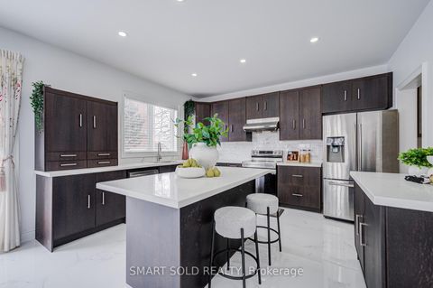 Photo 19 at 39 Bayfield Drive, Rouge Woods, Richmond Hill