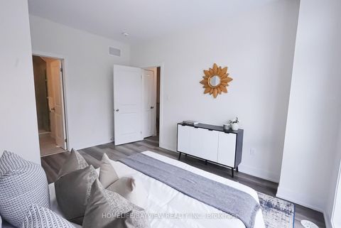 Photo 15 at 17 - 8 Sayers Lane, Oak Ridges, Richmond Hill