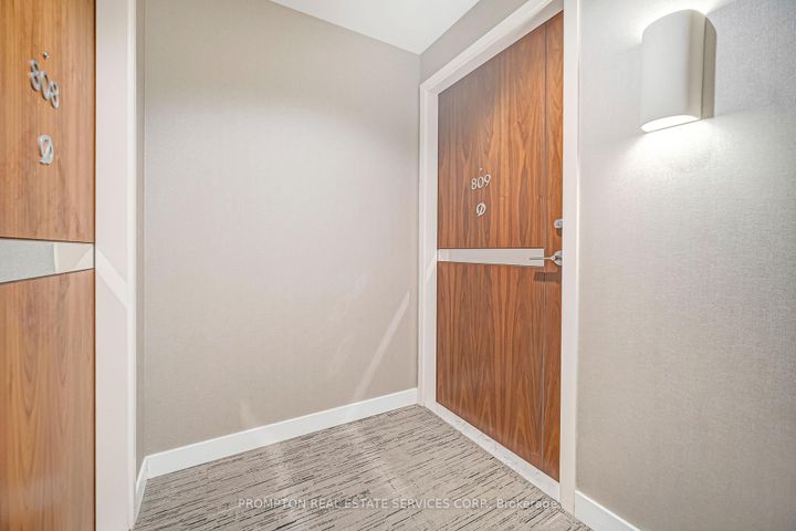 Photo 2 at #809 - 95 McMahon Drive, Bayview Village, Toronto