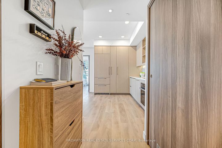 Photo 5 at #809 - 95 McMahon Drive, Bayview Village, Toronto