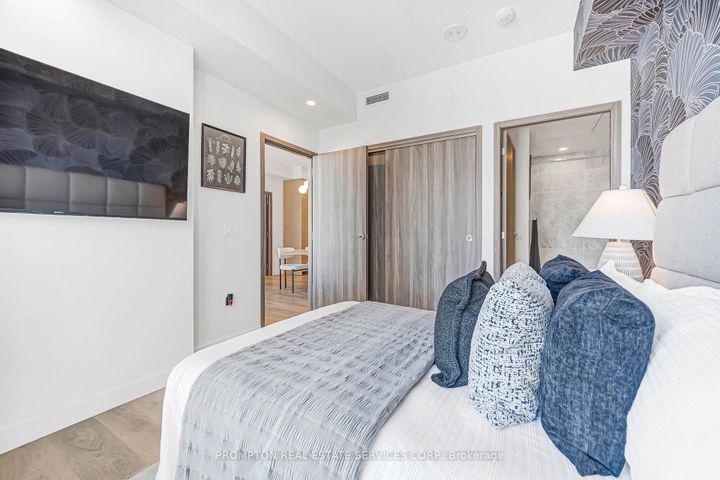 Photo 22 at #809 - 95 McMahon Drive, Bayview Village, Toronto