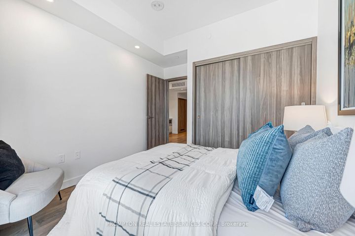 Photo 26 at #809 - 95 McMahon Drive, Bayview Village, Toronto