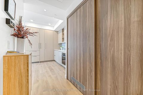 Photo 4 at #809 - 95 McMahon Drive, Bayview Village, Toronto