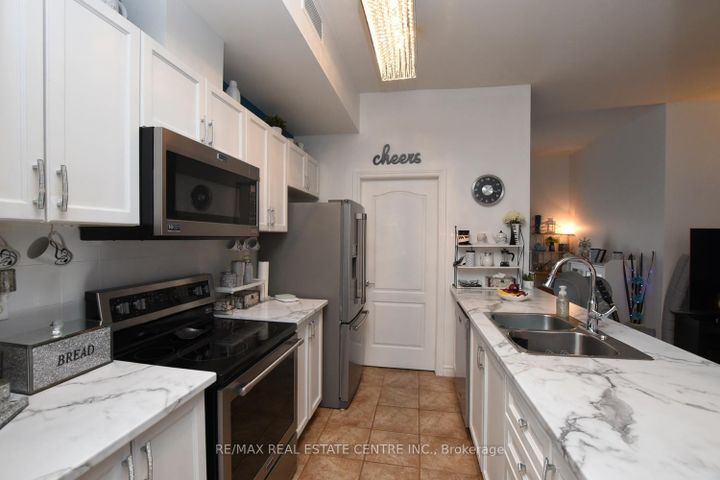 Photo 9 at 2 - 60 Natalia Avenue, Mount Hope, Hamilton