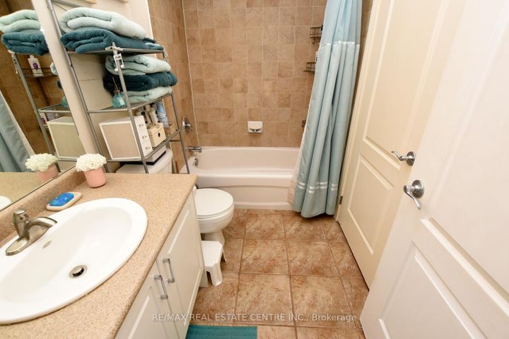 Photo 14 at 2 - 60 Natalia Avenue, Mount Hope, Hamilton