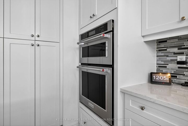 Photo 11 at 26 Waterton Way, Bradford, Bradford West Gwillimbury