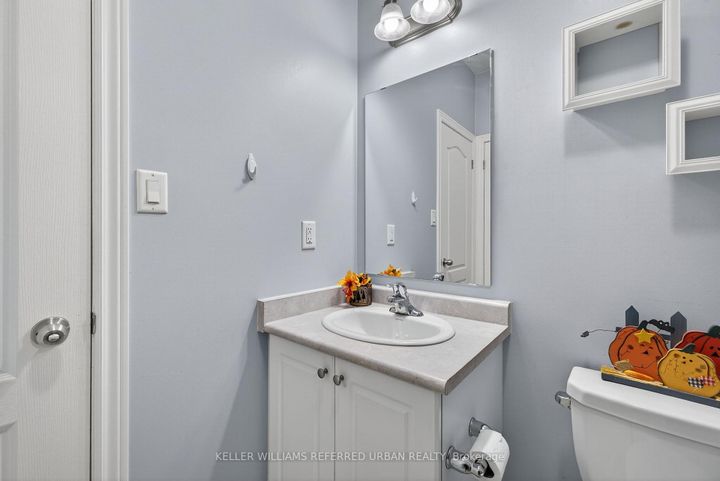 Photo 18 at 26 Waterton Way, Bradford, Bradford West Gwillimbury